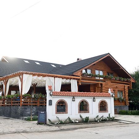 Domeniul Haiducilor Bucovina Suceava Bagian luar foto