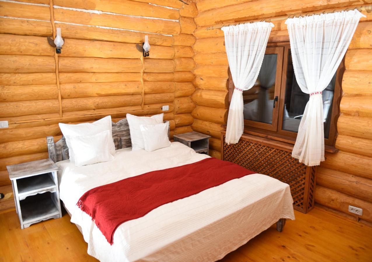 Domeniul Haiducilor Bucovina Suceava Bagian luar foto