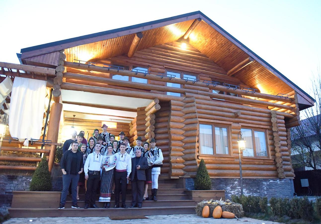 Domeniul Haiducilor Bucovina Suceava Bagian luar foto