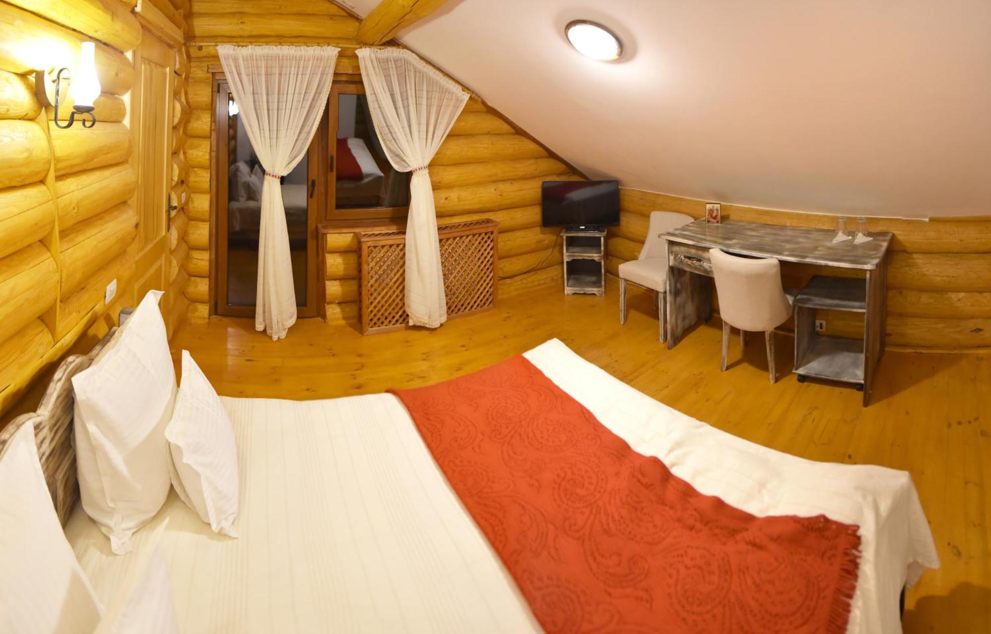 Domeniul Haiducilor Bucovina Suceava Bagian luar foto