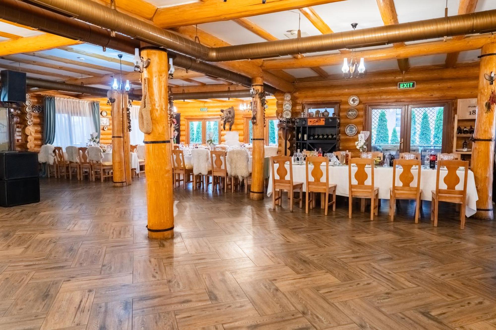 Domeniul Haiducilor Bucovina Suceava Bagian luar foto