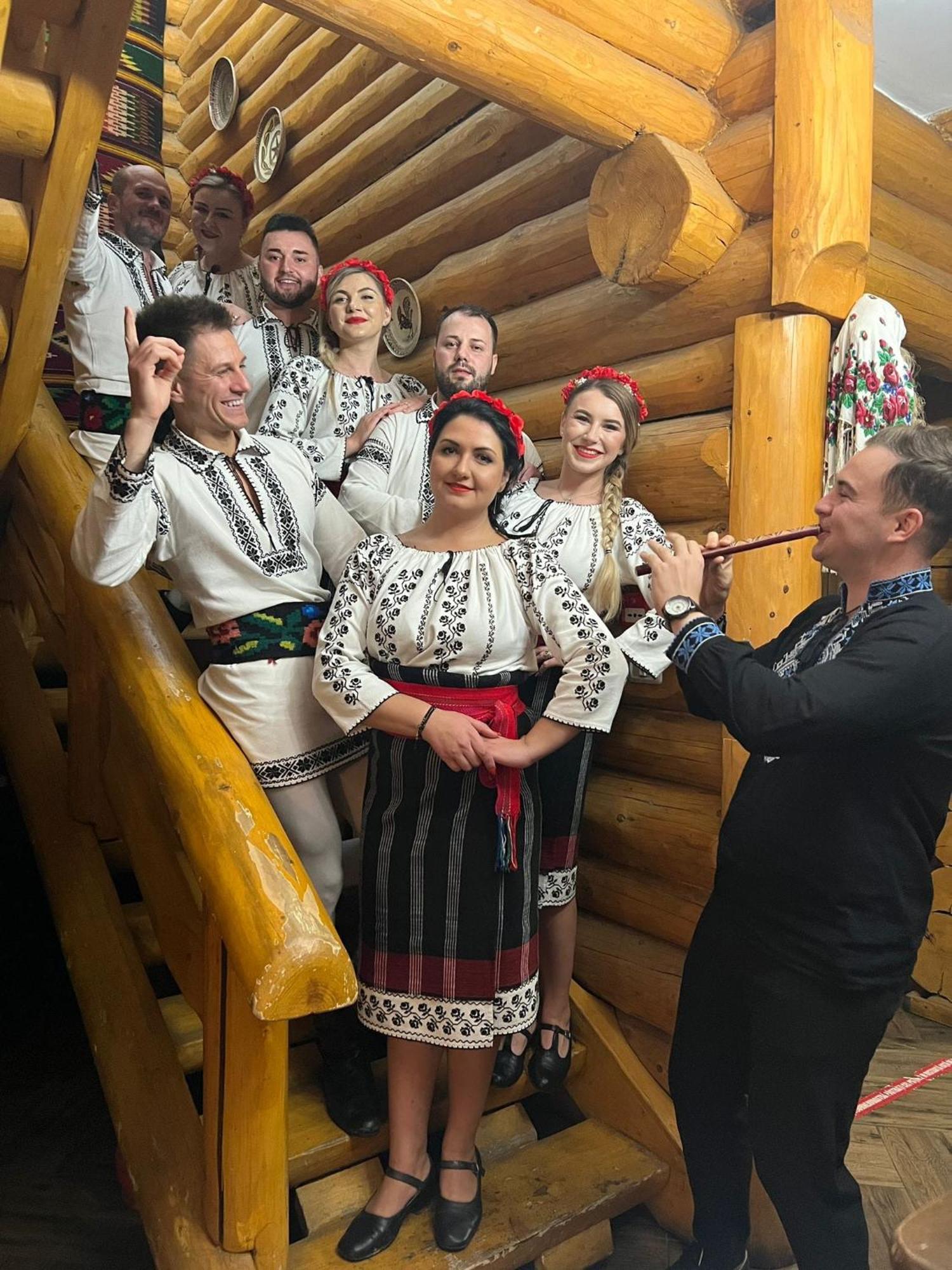 Domeniul Haiducilor Bucovina Suceava Bagian luar foto