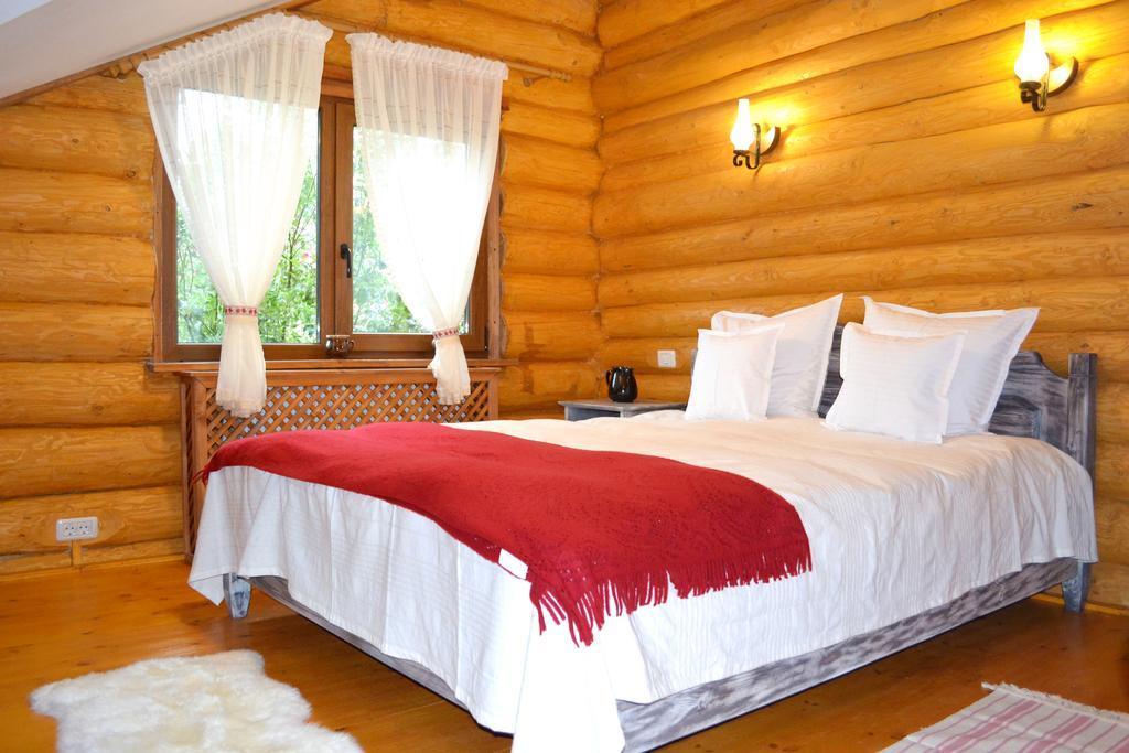 Domeniul Haiducilor Bucovina Suceava Bagian luar foto