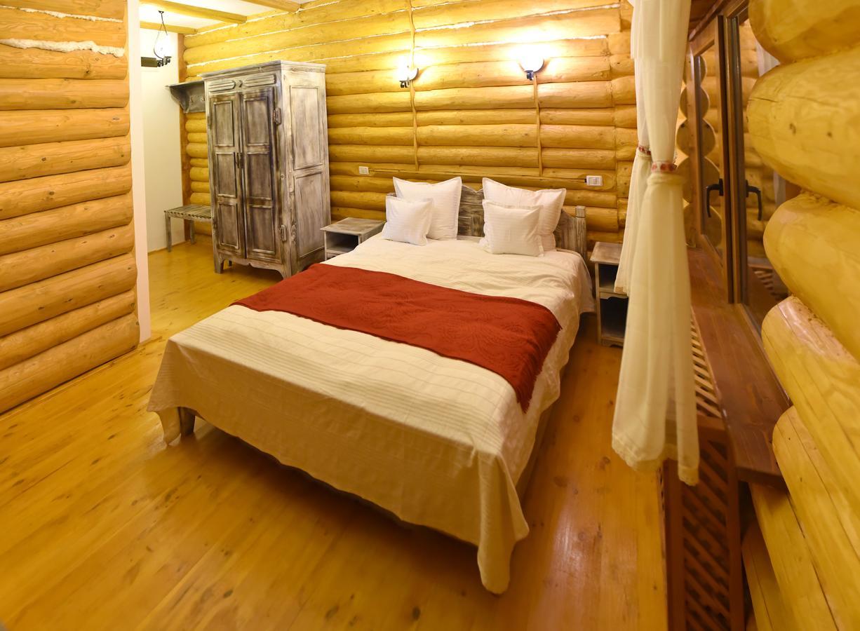 Domeniul Haiducilor Bucovina Suceava Bagian luar foto